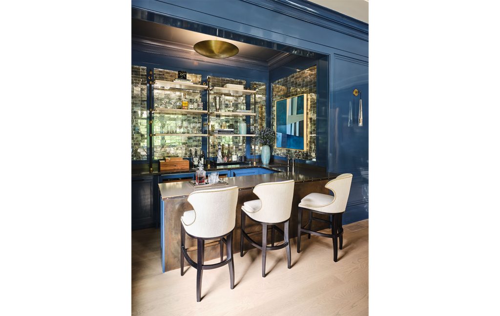 Shown in Sable Ceruse